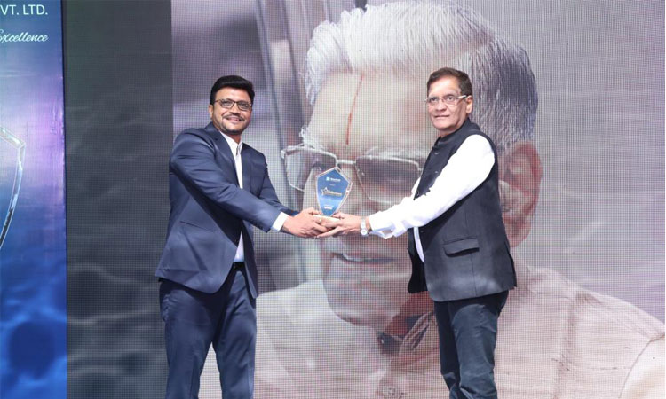 Padma Shri Rameshwarlal Kabra Bags The Engineering Excellence Award For Outstanding Contribution To The Electrical Industry | ENGINEERING REVIEW |Manufacturing | Industrial Sector Magazine & Portal